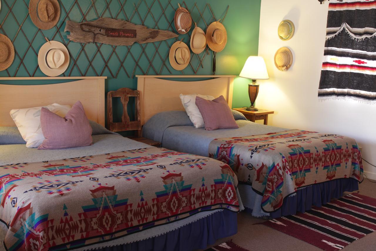 Inn On The Rio Taos Bagian luar foto